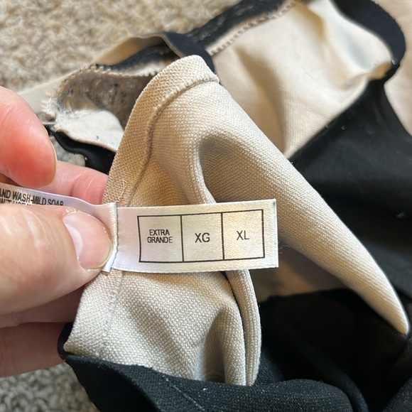 Annette from soma reversible bra bundle - Picture 12 of 17